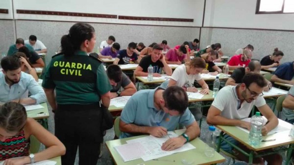 Oposiciones Guardia Civil: este es el test de gramática que deben superar