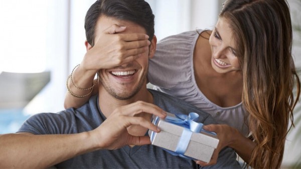 ¿Qué regalar a un hombre? 5 regalos para sorprenderlos