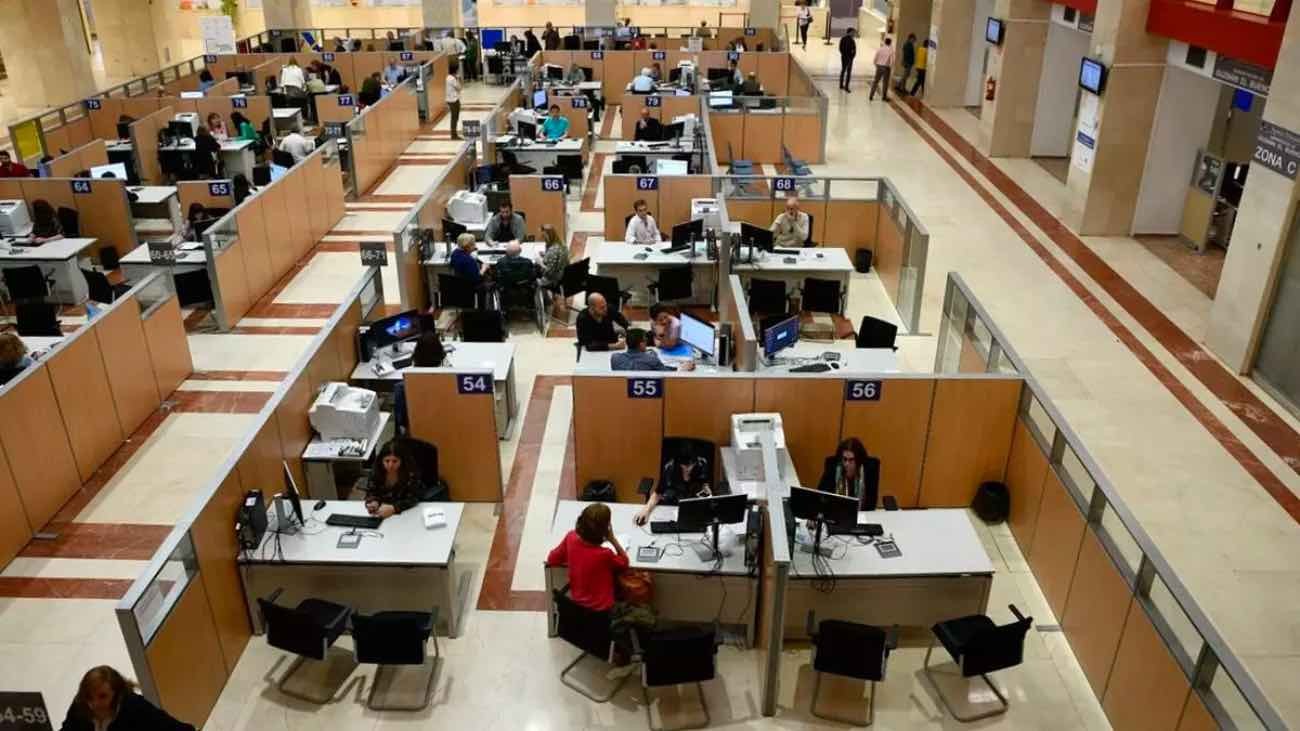 ¿Se puede despedir a un funcionario en España?