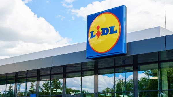 Lidl planta cara a Leroy Merlin con los estores térmicos más baratos del mercado